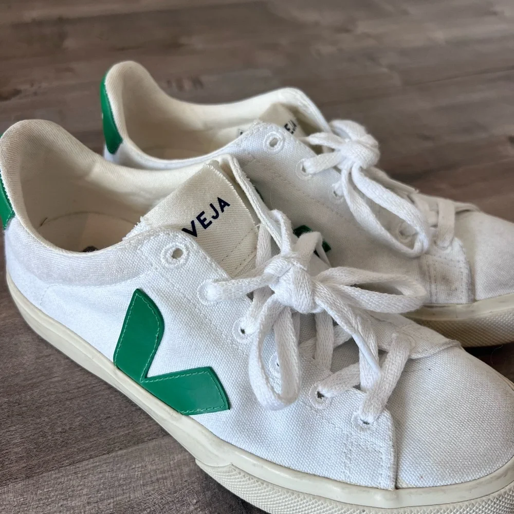 VEJA Women's Campo Low Top Sneakers - Picture 6 of 7